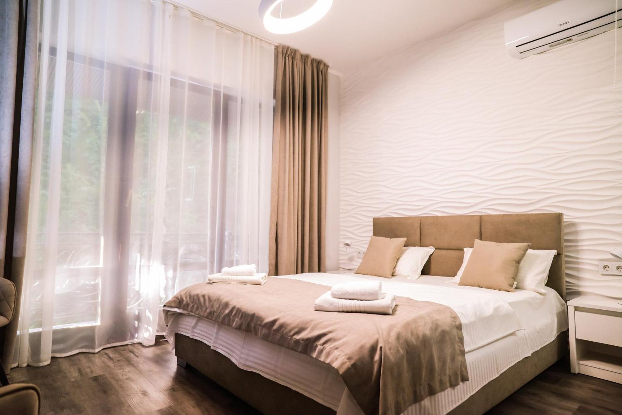Oasis Karpat Hotel