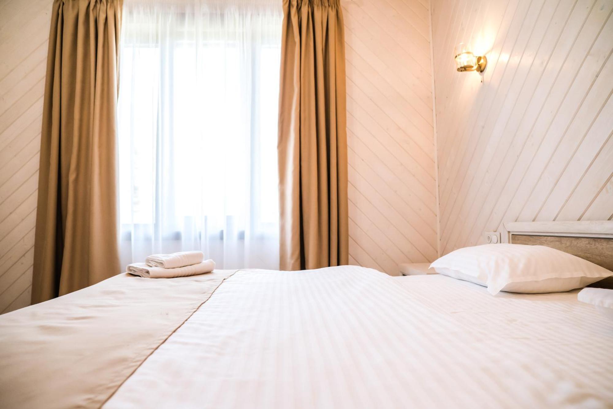 Hotel Oasis Karpat 3*